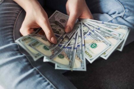 How to make money blogging in 2021 (The Ultimate Guide for New Bloggers)
